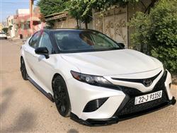 تۆیۆتا کامری